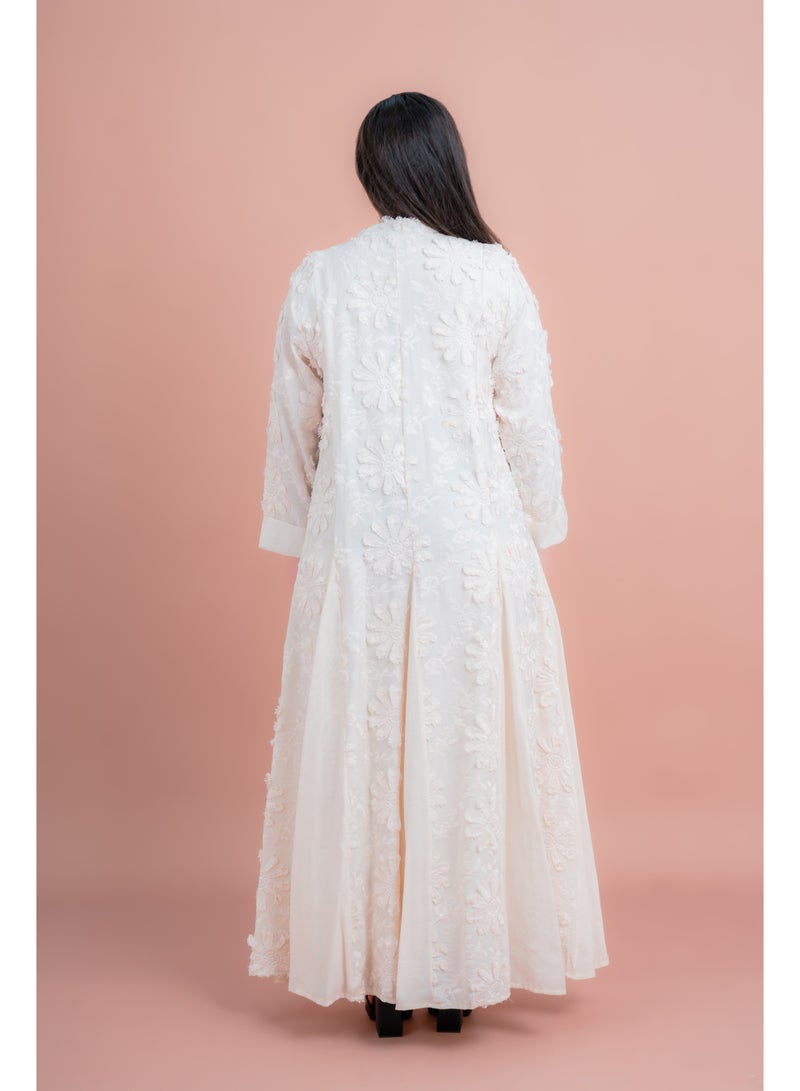 اكسا جلابية مطرزة بتلات ناعمة - Image 2