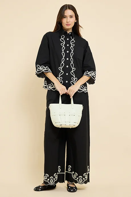 R&b Embroidered Shirt with Classic Collar and 3/4 Sleeves