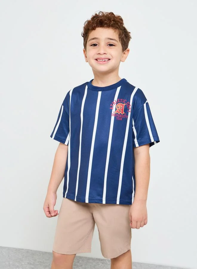 ستايلي Boys Striped T-Shirt And Solid Shorts Set