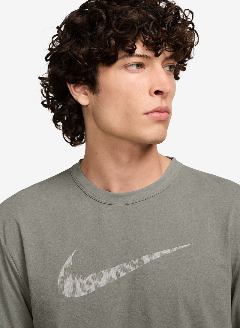 Nike Dri-Fit Uv Hyverse Printed T-Shirt - Image 3