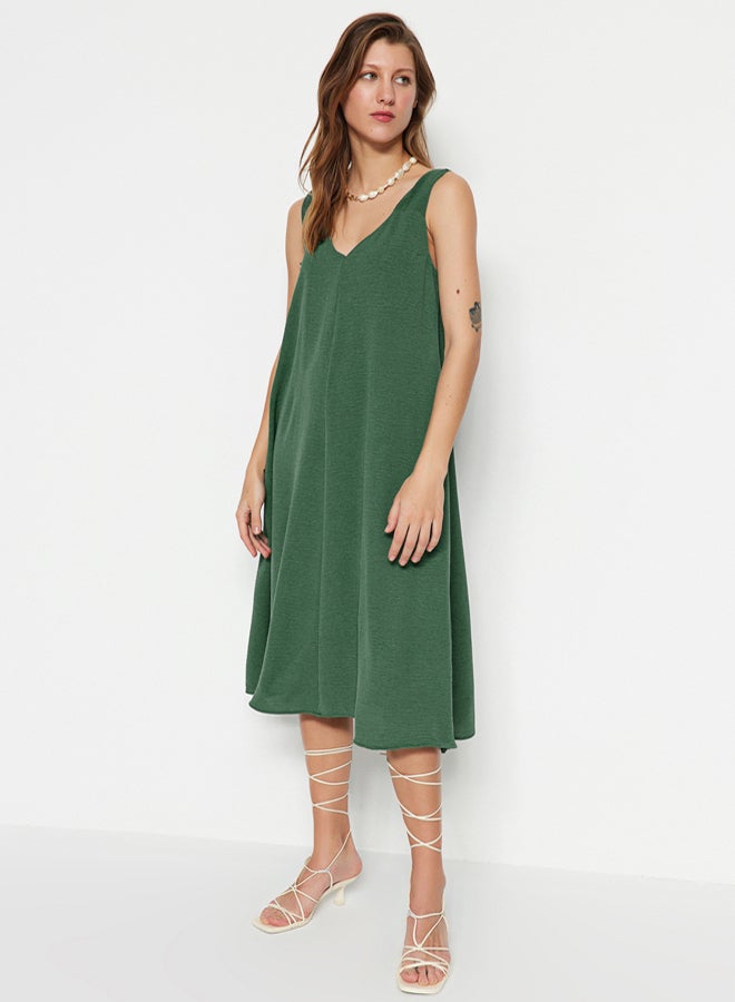 trendyol Green Relaxed Cut V Neck Midi Woven Dress - Image 2