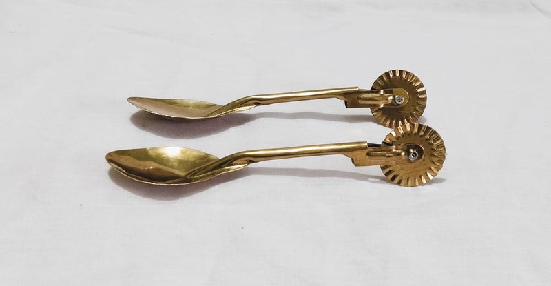 GS KITCHENWARE GS Brass Karanji Cutter Tool GujiaShankarpali Cutter 2 in 1 Brass Spoon with Cutter Pack of 2 - Image 3