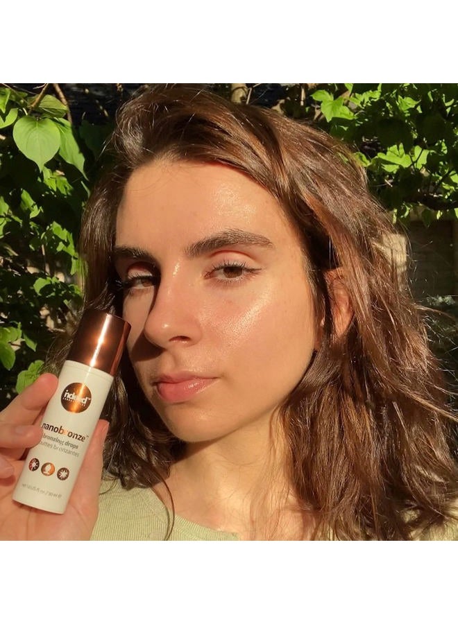 Indeed قطرات نانوبرونز من إنديد لابز - احصل على توهج مشمس بدون شمس! قطرات برونزية مع حمض الهيالورونيك تعطي توهجًا فوريًا وترطب البشرة. 30 مل - Image 2