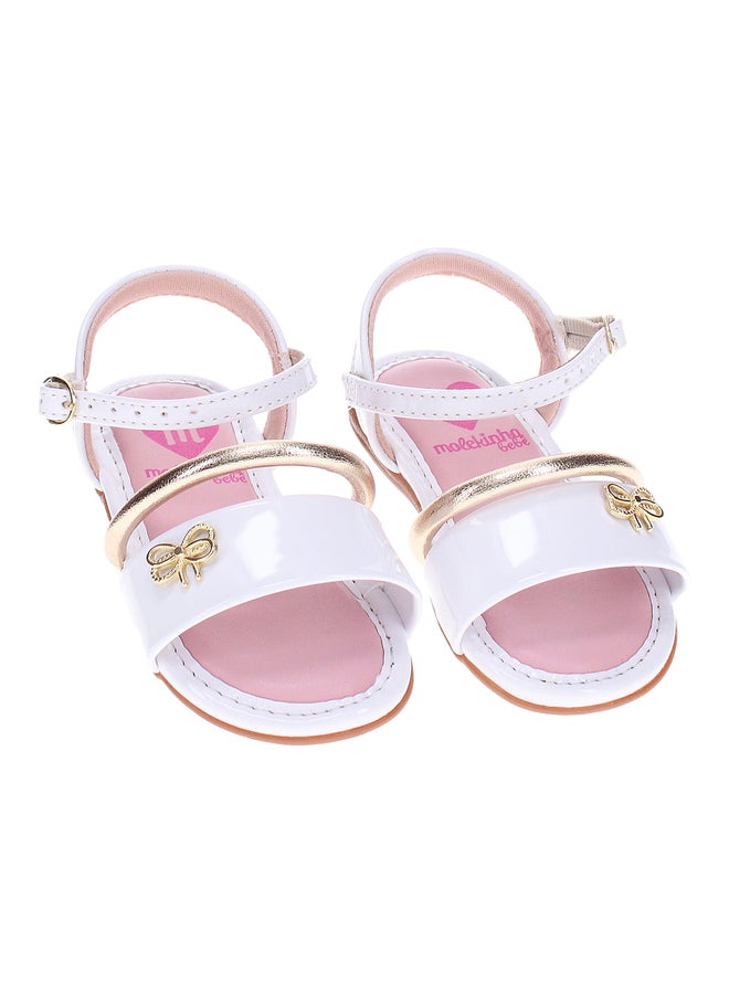 MOLEKINHA صنادل مسطحة بحزام خلفي مع تفاصيل قوس - Image 4