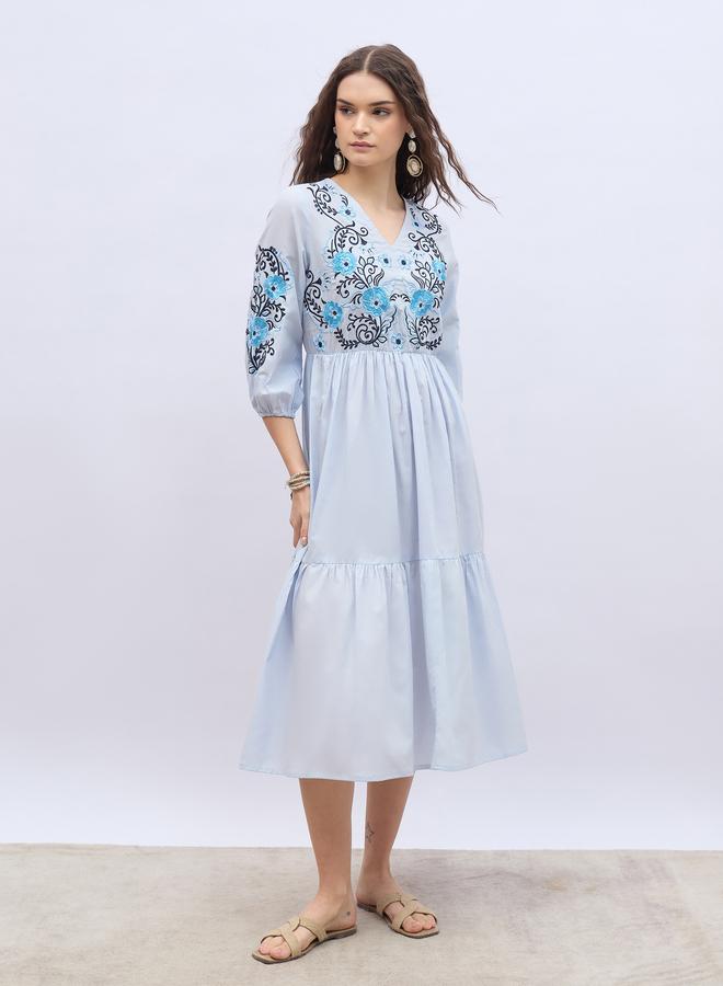 ستايلي فستان مطرز بالزهور - Image 2