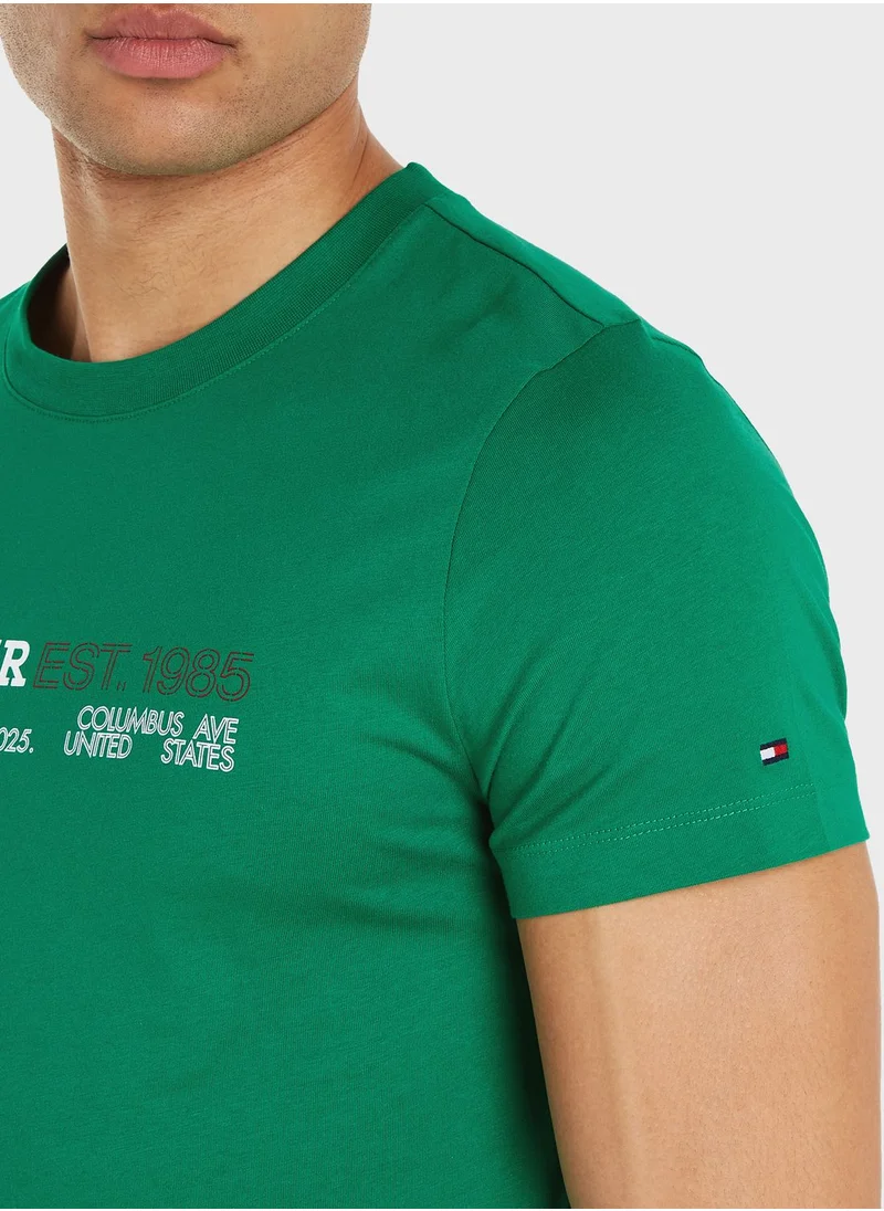 TOMMY HILFIGER Chest Logo Crew Neck T-Shirt