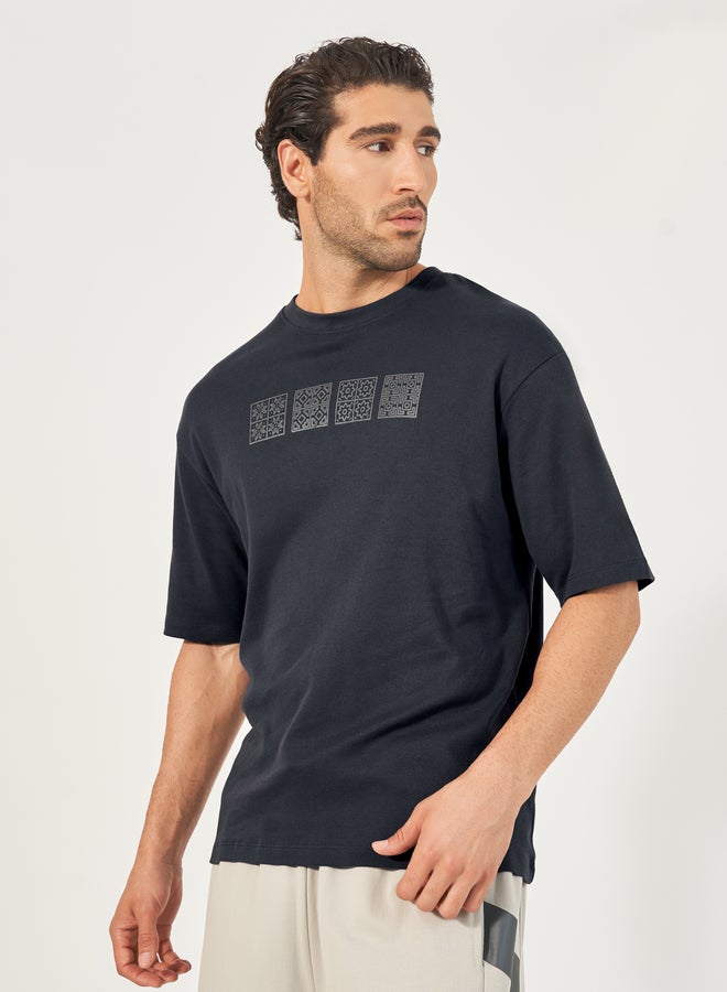 Styli Styli Premium Heavy Jersey Foil Print Oversized T-Shirt  - Image 3