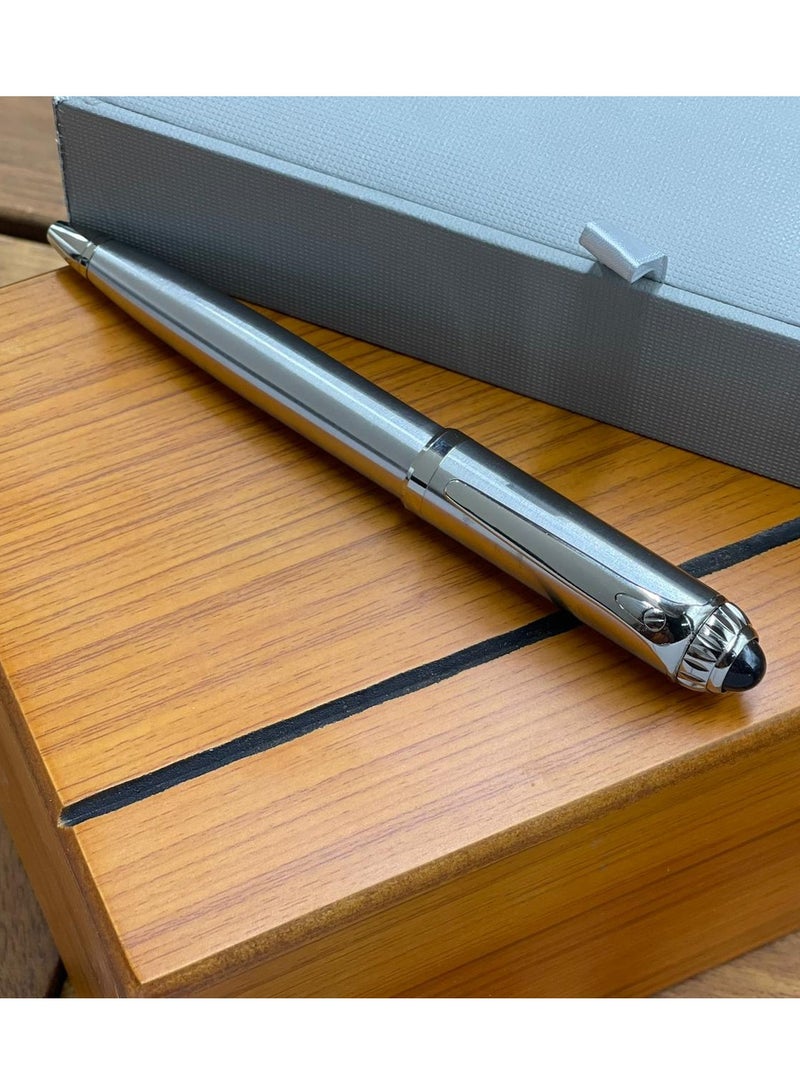 Luxurious men's pen in a distinctive and elegant box