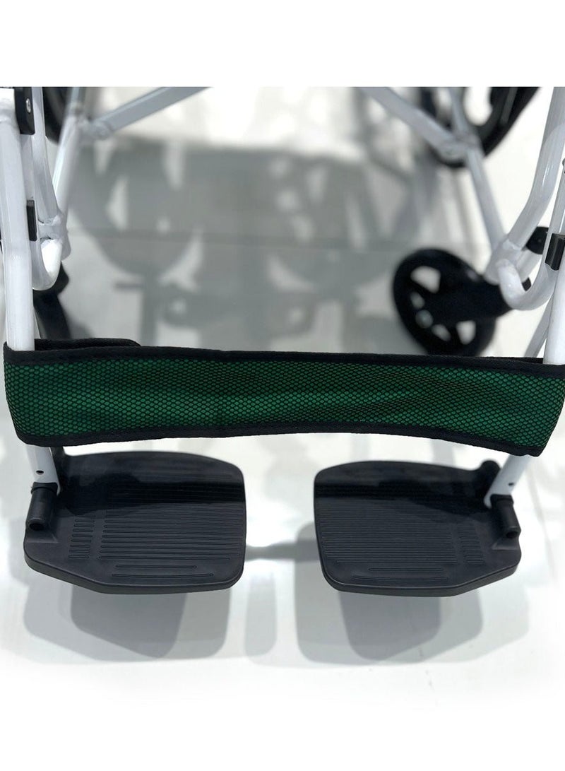 كروني كرسي متحرك قابل للطي مدفوع يدويًا 6012-20 مع مرحاض، نظام فرامل رباعي، كرسي متحرك قابل للطي متعدد الوظائف، هيكل من سبائك الألومنيوم عالي الجودة، عجلات نايلون أمامية مقاس 6 بوصات، عجلات خلفية مصبوبة بالحقن مقاس 20 بوصة، وسادة أكسفورد مزدوجة الطبقات قابلة للإزالة، فرامل مزدوجة ذاتية القفل، مساند أذرع من البولي يوريثان، دواسات قدم ABS، سعة وزن 100 كجم، خفيف الوزن (10.5 كجم)، صغير الحجم لسهولة التخزين (حجم العبوة: 78.52869 سم)، مناسب للتنقل المريح والراحة للاستخدام اليومي. - Image 4