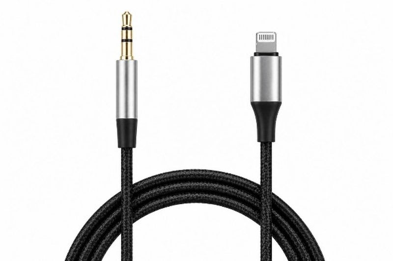 كابل تحويل AUX إلى لايتنينج Lightning – سلك صوت 3.5mm لتوصيل الايفون بالسيارة والسماعات – كابل نايلون مجدول متين لنقل صوت عالي الجودة بدون تشويش – يدعم تشغيل الموسيقى والمكالمات بسهولة – متوافق مع أجهزة iPhone و iPad – اختيار عملي وهديه مميزة - Image 1