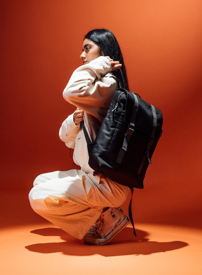 دايلي أوبجيكتز حقيبة ظهر DailyObjects Monkey Shoulder Black Taiga (19 لترًا) للمكتب والاستخدام اليومي | مصنوعة من مواد معاد تدويرها بنسبة 100% | حقيبة كتف للسفر | تتسع لأجهزة الكمبيوتر المحمولة حتى 14 بوصة | أحزمة كتف مبطنة متعددة الوظائف قابلة للتعديل وإغلاق بخطاف على شكل حرف G - Image 4