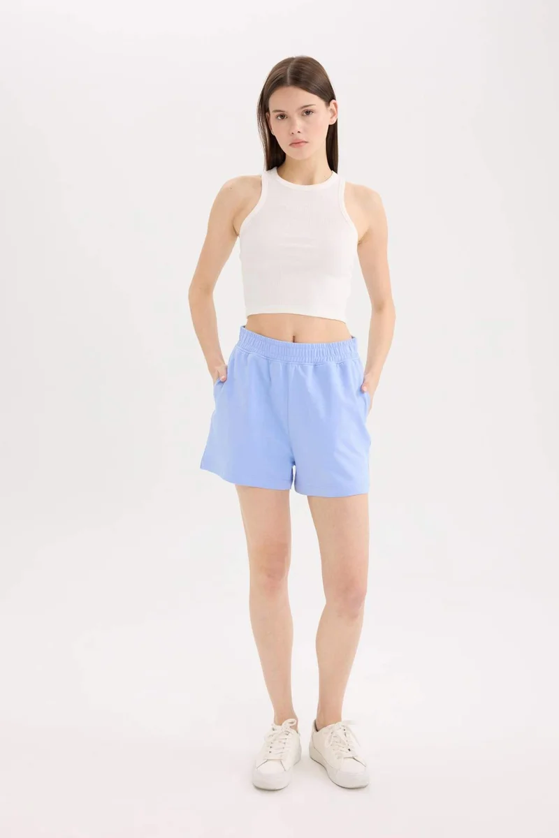 ديفاكتو Straight Leg Shorts