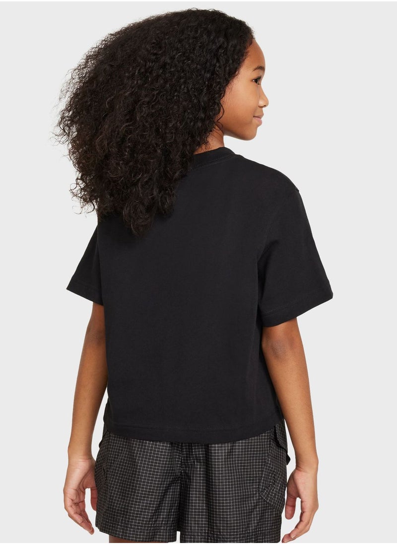 Nike - Youth Nsw Boxy Swoosh Logo T-Shirt - Image 1