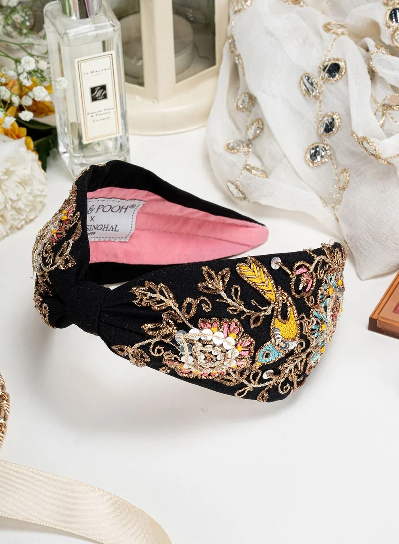 چوي_پوه طوق شعر مزين بتطريز