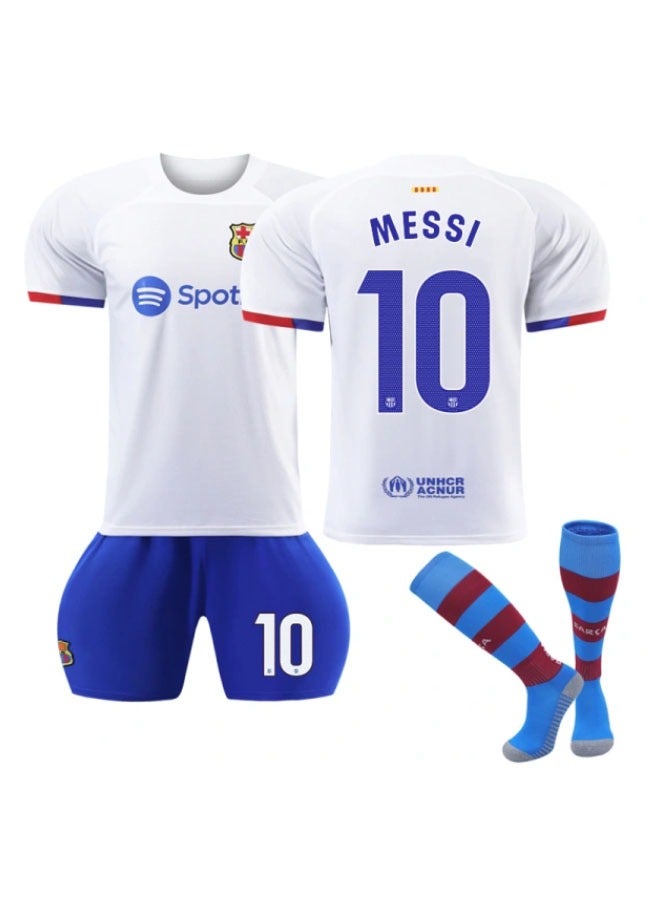 عام مجموعة هدايا تتضمن الزي الرسمي لخارج ملعب برشلونة للموسم 23-24 برقم 10 للاعب ميسي، مع الشورت والجوارب، بمقاسات للأطفال والكبار، هدية مثالية للمشجعين والأصدقاء. - Image 1