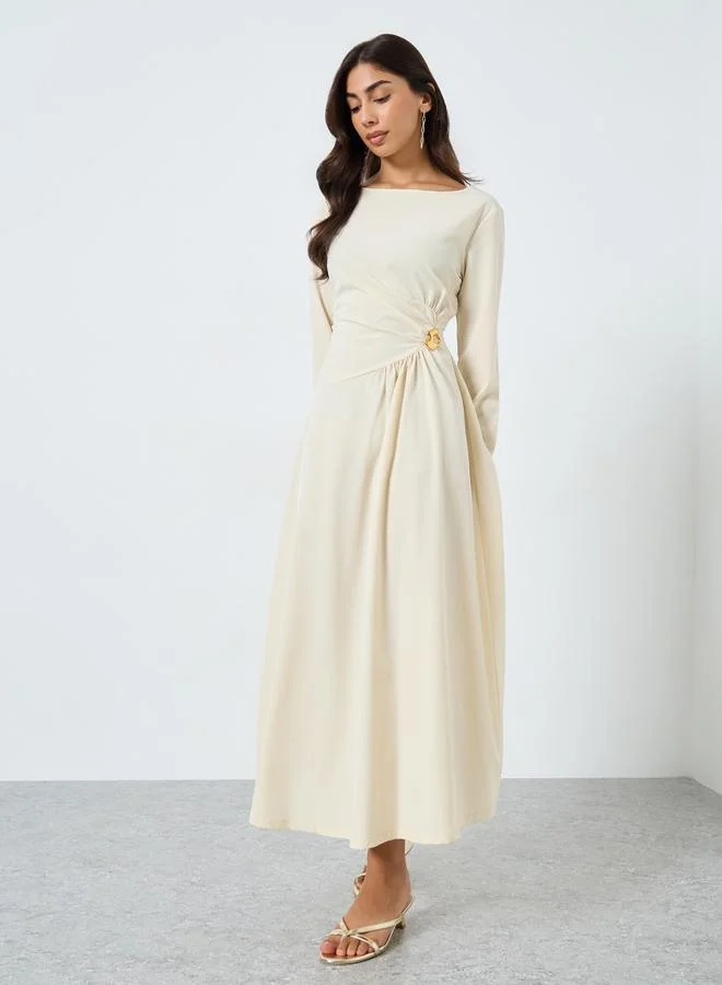 Styli Metal Pin Accent Boat Neck Maxi Dress