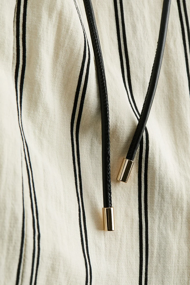 اتش اند ام فستان ملفوف بحزام ربطة على الخصر