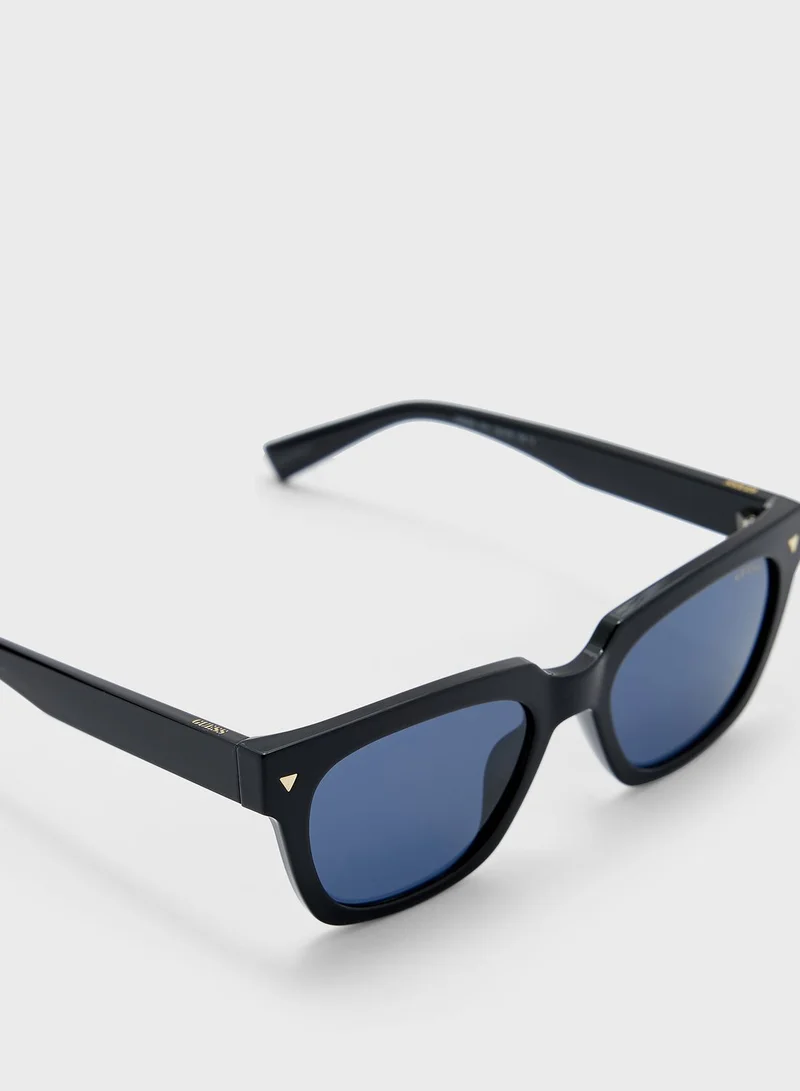 GUESS Oversized Sunglasses