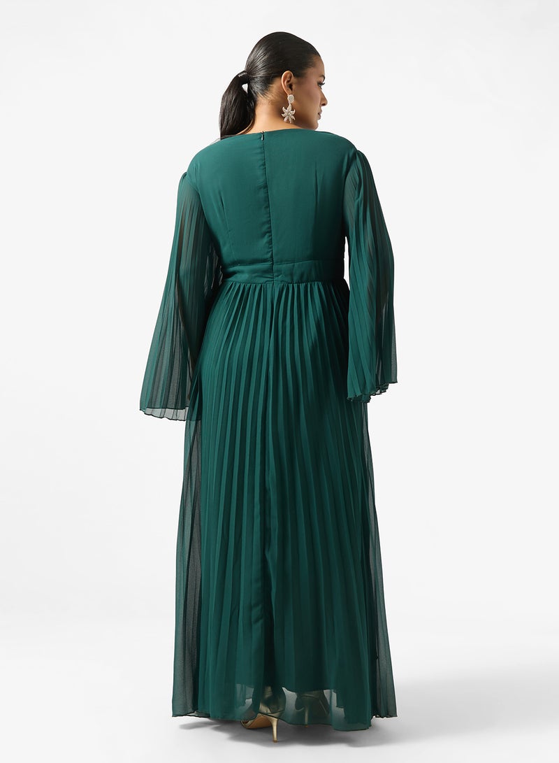 خزانة فستان مقاس كبير بأكمام الجرس وطيات - Image 2