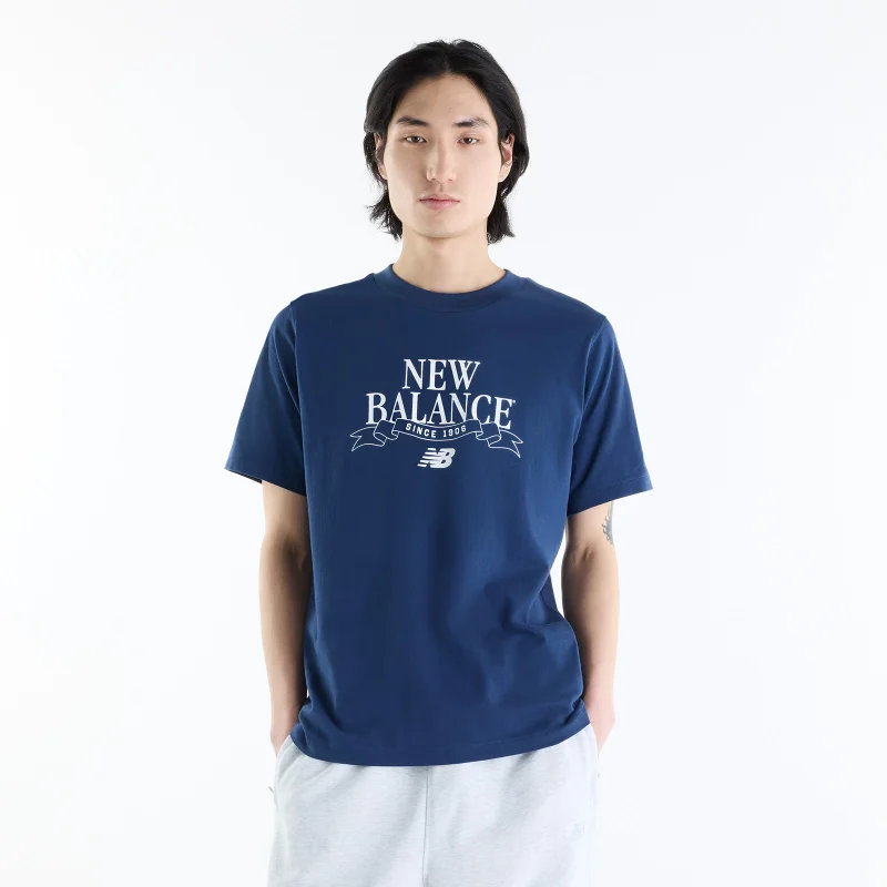 نيو بالانس Men's Linear Ribbon Relaxed T-Shirt
