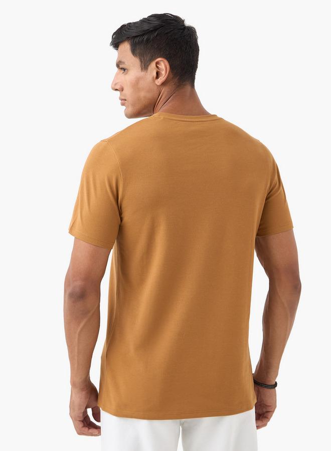 ايكونيك تيشيرت بطباعة حروف أيقونية - Image 3