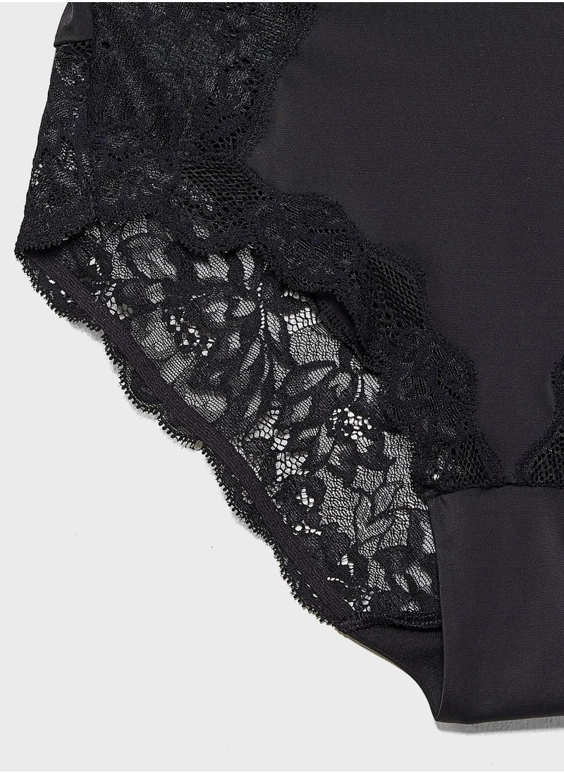 TRIUMPH Lace Detail High Leg Brief
