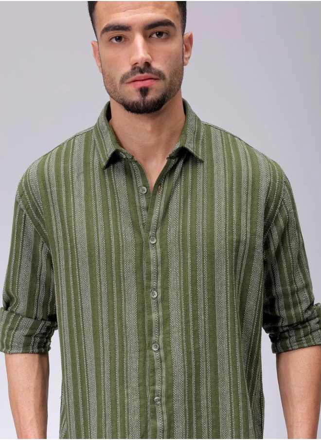 شركة المرآب الهندية Men Slim Fit Striped Full Sleeves Cutaway Collar Casual Shirt