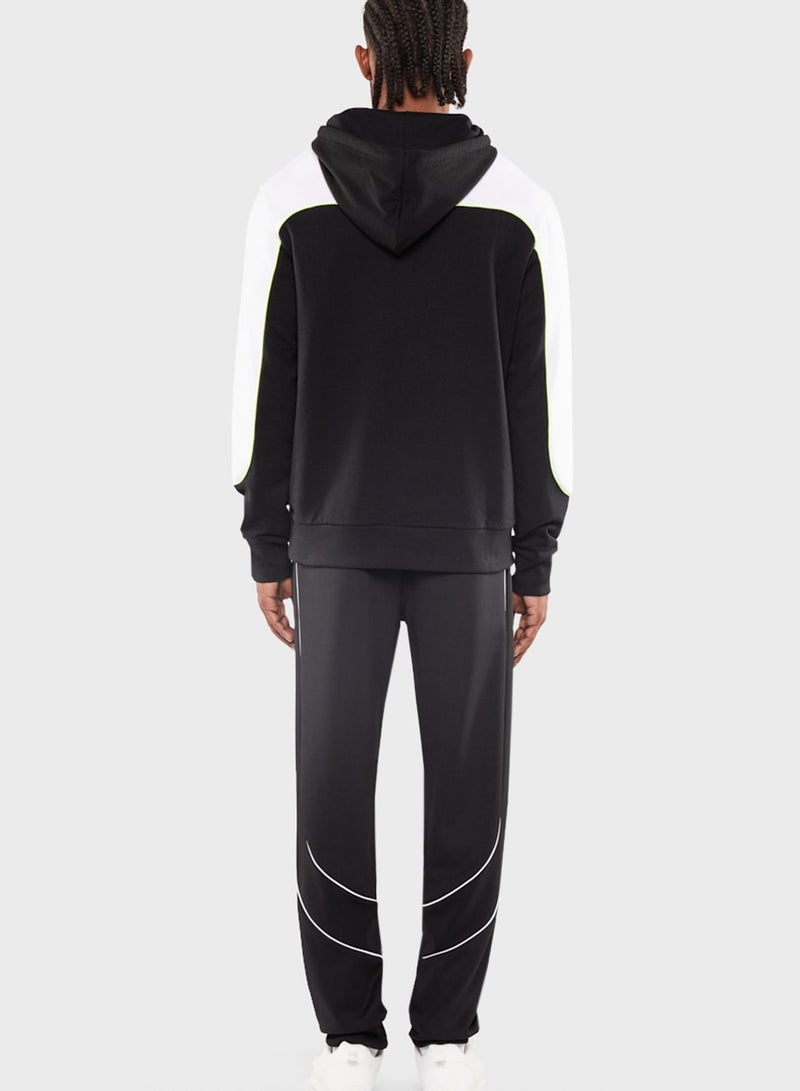 بلو إيج هودي بنمط كتل الالوان - Image 2