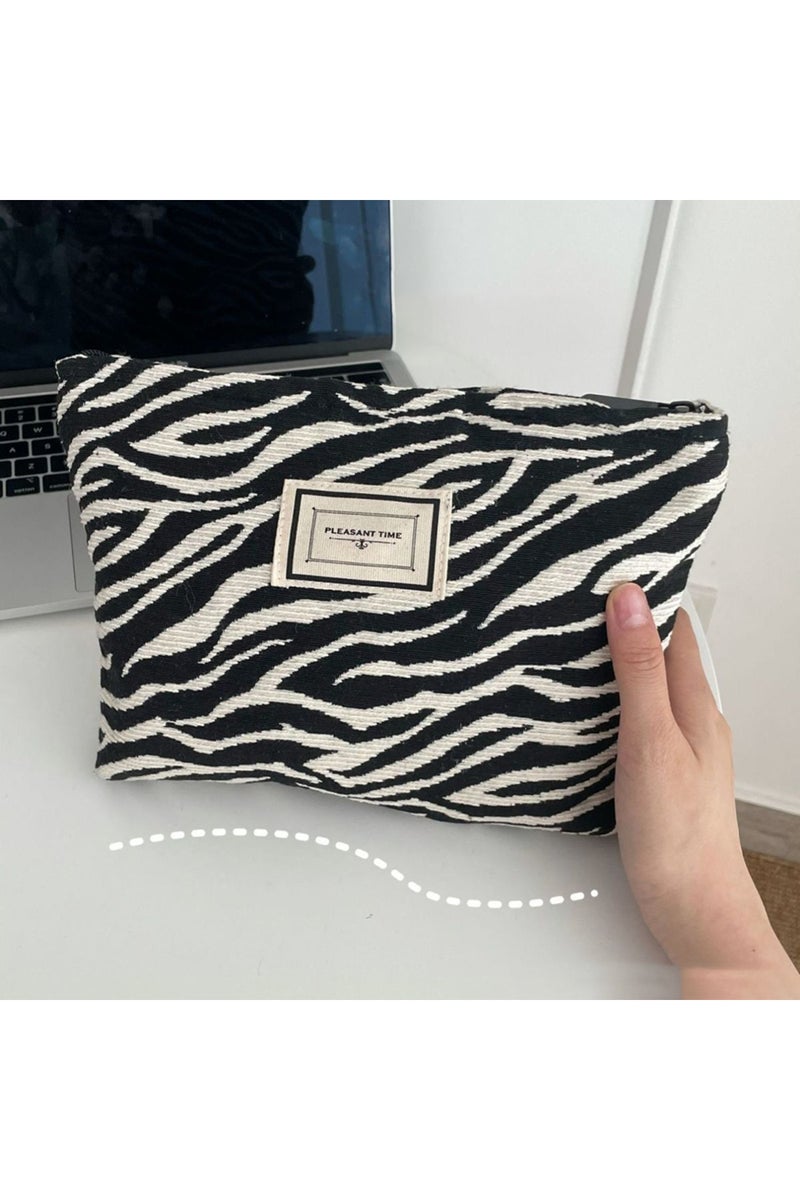 حقيبة مكياج سوداء بنقشة جلد الحمار الوحشي العشوائية، حقيبة أدوات تجميل، حقيبة يد نسائية، حقيبة كلاتش عملية ذات سعة كبيرة