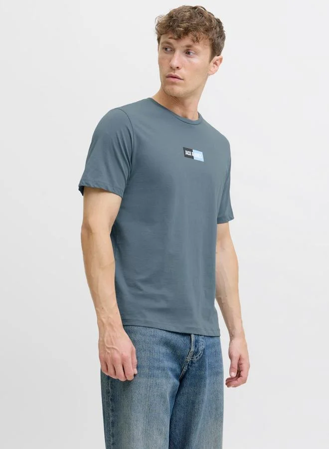 جاك اند جونز تيشيرت بقصة عادية وياقة دائرية