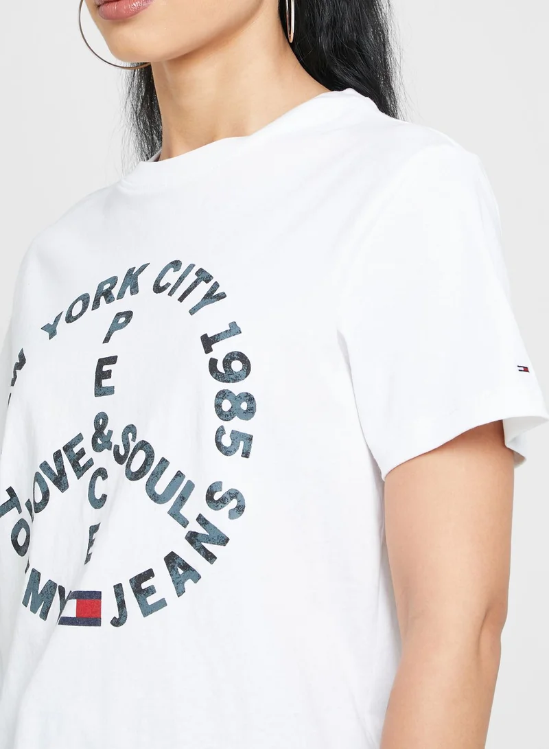 TOMMY JEANS Crew Neck Logo T-Shirt
