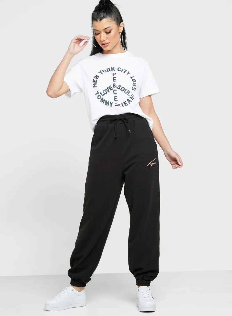TOMMY JEANS Crew Neck Logo T-Shirt