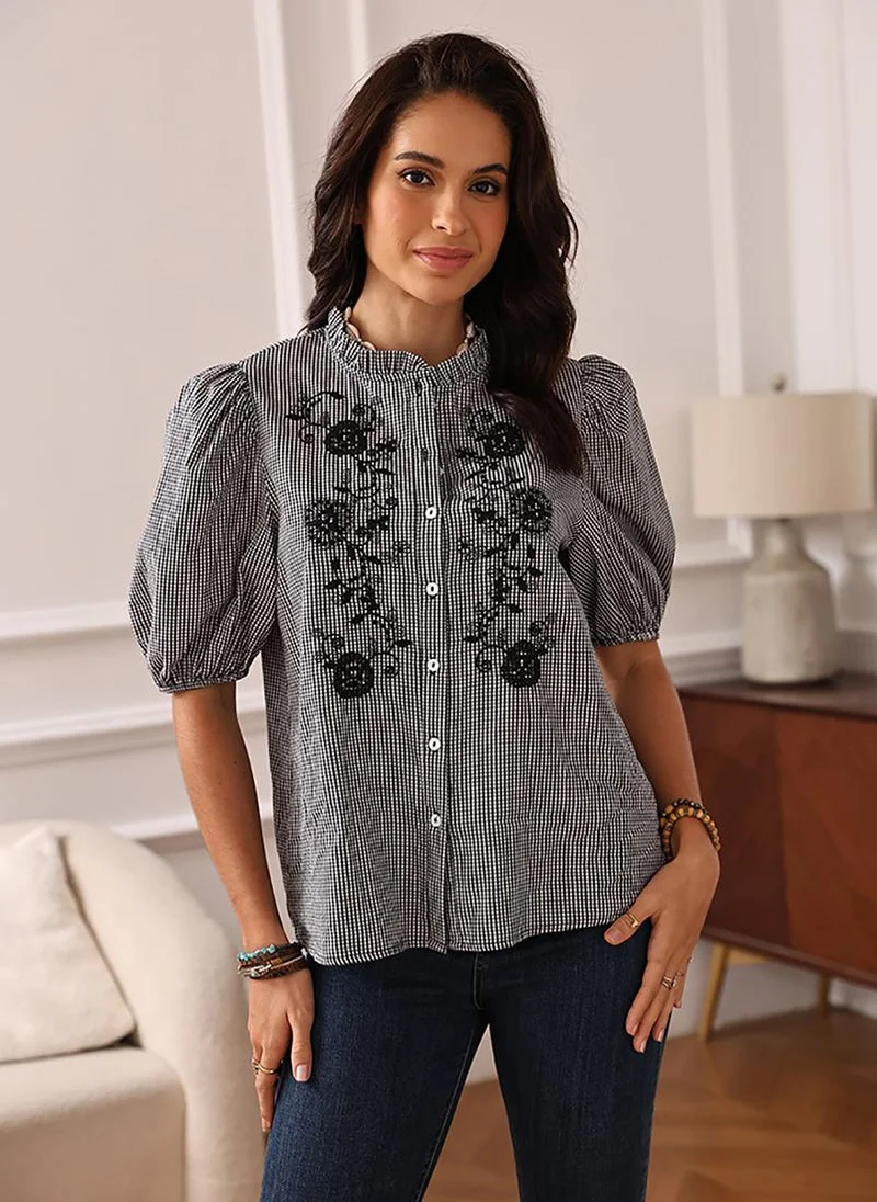 يونيكي Black & White Band Collar Puff Sleeves Relaxed Fit Shirt