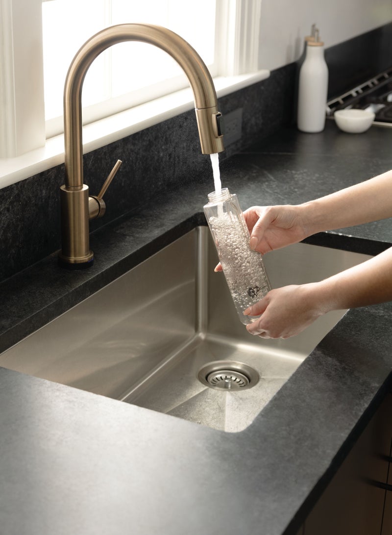 شارك ممسحة بخار 3 في 1 من ستيم بيك أب للأرضيات الصلبة، خالية من المواد الكيميائية، تنظف وتفصل الأوساخ الرطبة والجافة، سعة 420 مل، تشمل فرشاة إضافية، محطة تخزين وحامل فرشاة. - Image 3