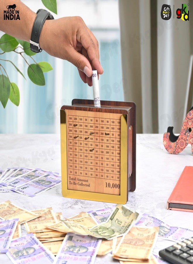 Gift Kya De صندوق توفير نقود خشبي من GKD للبالغين بسعر ١٠٠٠٠ روبية، حصالة نقود مع قلم للأطفال من الجنسين، صندوق نقود، حصالة نقود خشبية، حصالة مزخرفة بنقوش، صندوق توفير نقود بقيمة ١٠٠٠٠ روبية - Image 2