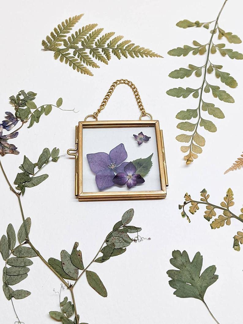 ARTINCO Home Decor Glass & Metal Square Rectangular Hanging Picture Frame For Wall Decoration, With 2 Sides Glass Golden Decorative Hanging Photo Frame 4X4 Inches - Image 3