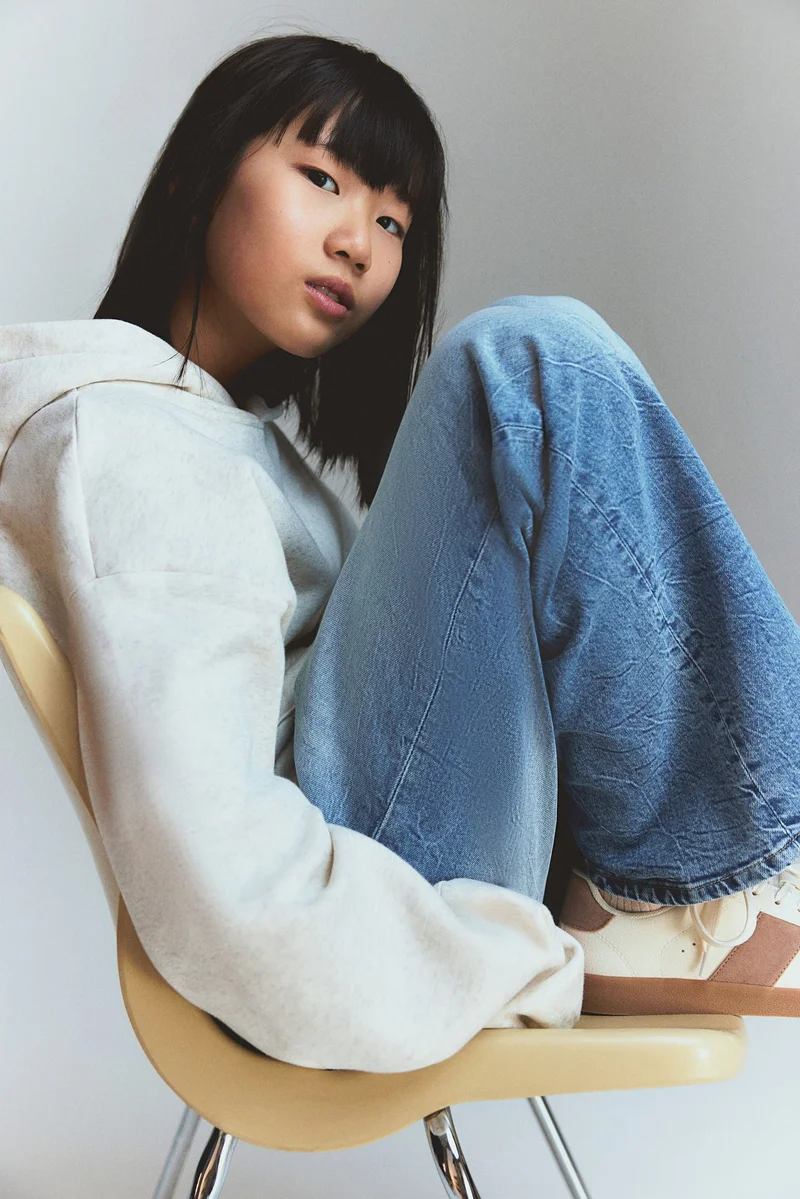 اتش اند ام جينز بقصّة فضفاضة وساق بووت كت