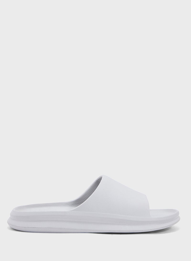 سفنتي فايف شباشب شاطئ ومسبح - Image 1