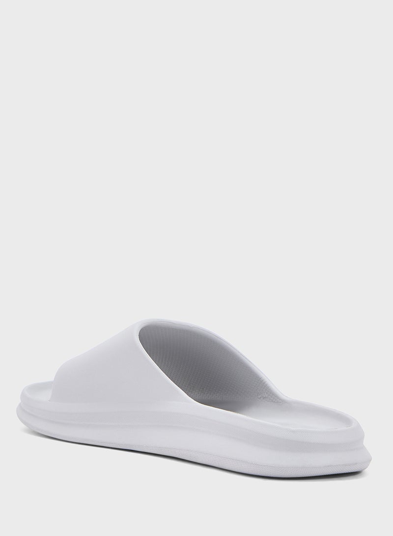 سفنتي فايف شباشب شاطئ ومسبح - Image 2