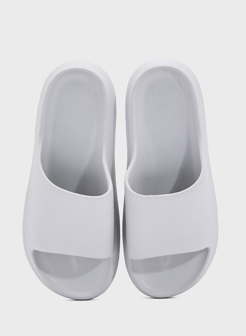 سفنتي فايف شباشب شاطئ ومسبح - Image 4