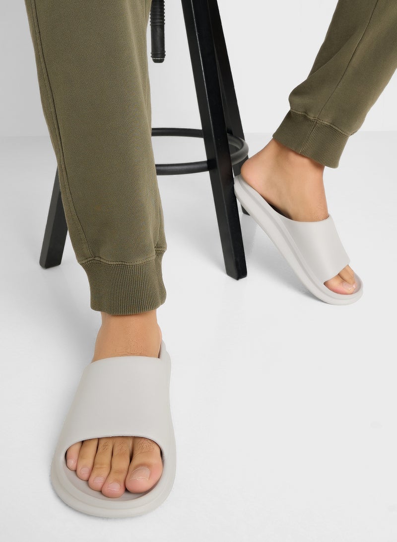 سفنتي فايف شباشب شاطئ ومسبح - Image 5