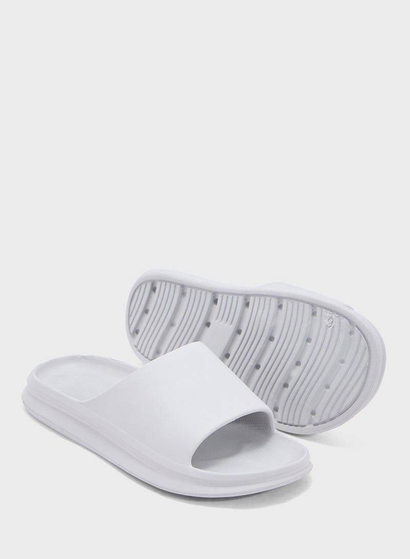 سفنتي فايف شباشب شاطئ ومسبح - Image 3