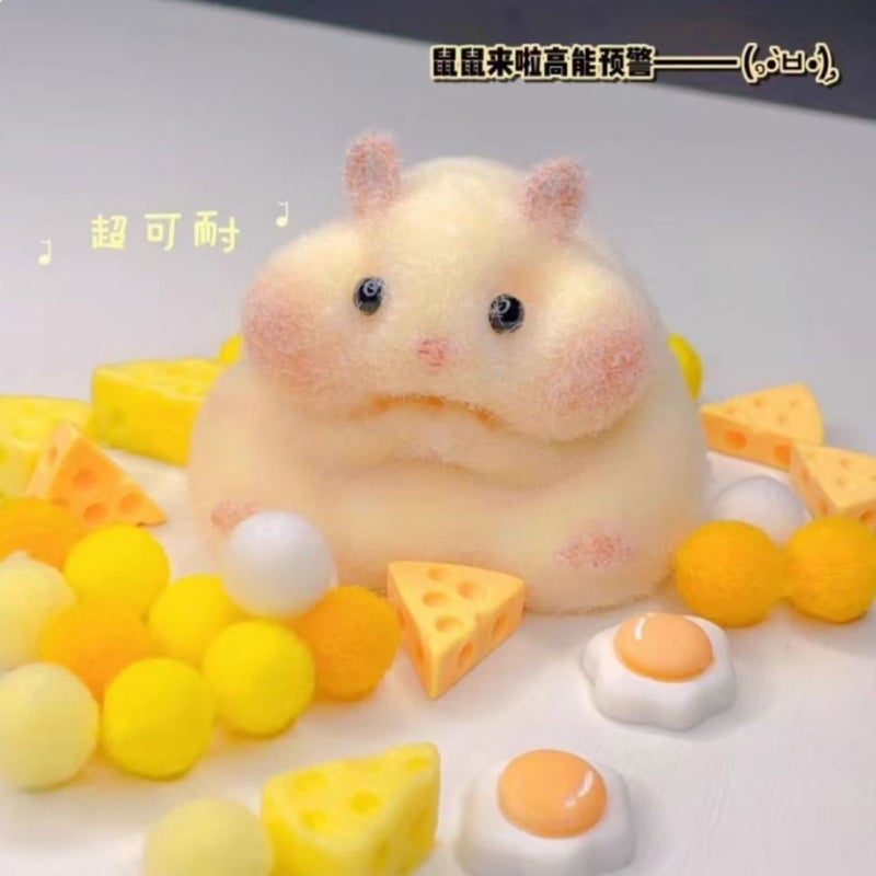 Xiaohongshu's Popular Triangle-Shaped Salted Egg Yolk Rice Ball Squishy Toy, Stress-Relief Slow-Rebound Silicone Squishy Toy, Realistic Food Toy - Image 1