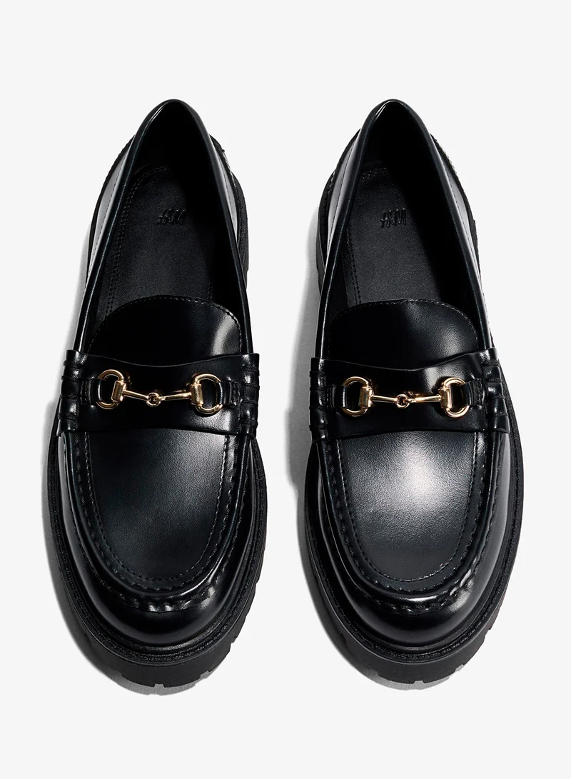 اتش اند ام حذاء لوفر بنعل سميك