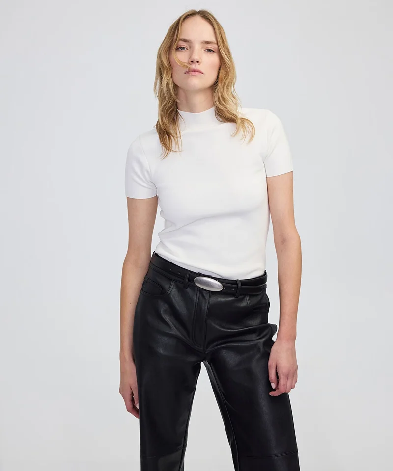 ابيكول High-Neck Knit Top