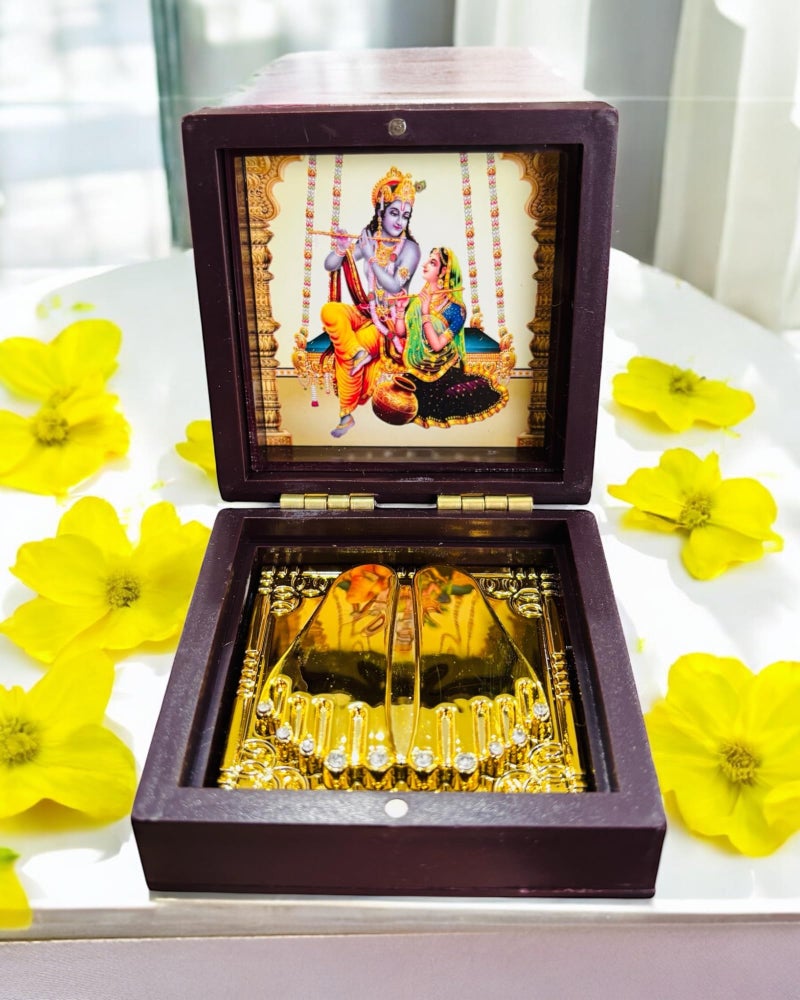 WARMINGO DE Krishan Ji Pocket Temple Charna Paduka Vrindavan Mandir | Gold Plated Box God Idol Bhagwan | Religious Gift for Mom & Dad | Diwali Gift Item | Thakur Ji (Krishan JI) - Image 1
