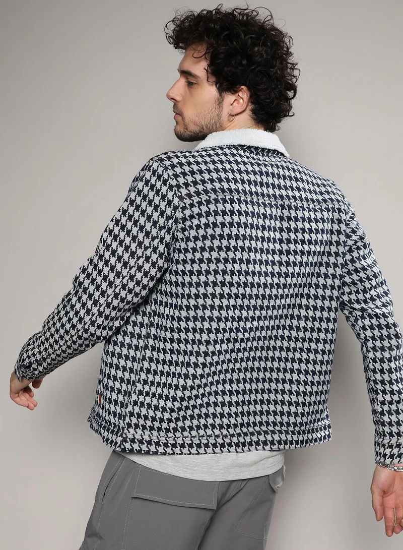 Campus Sutra Men's Navy Blue & Moon Grey Fleece Houndstooth Denim Jacket