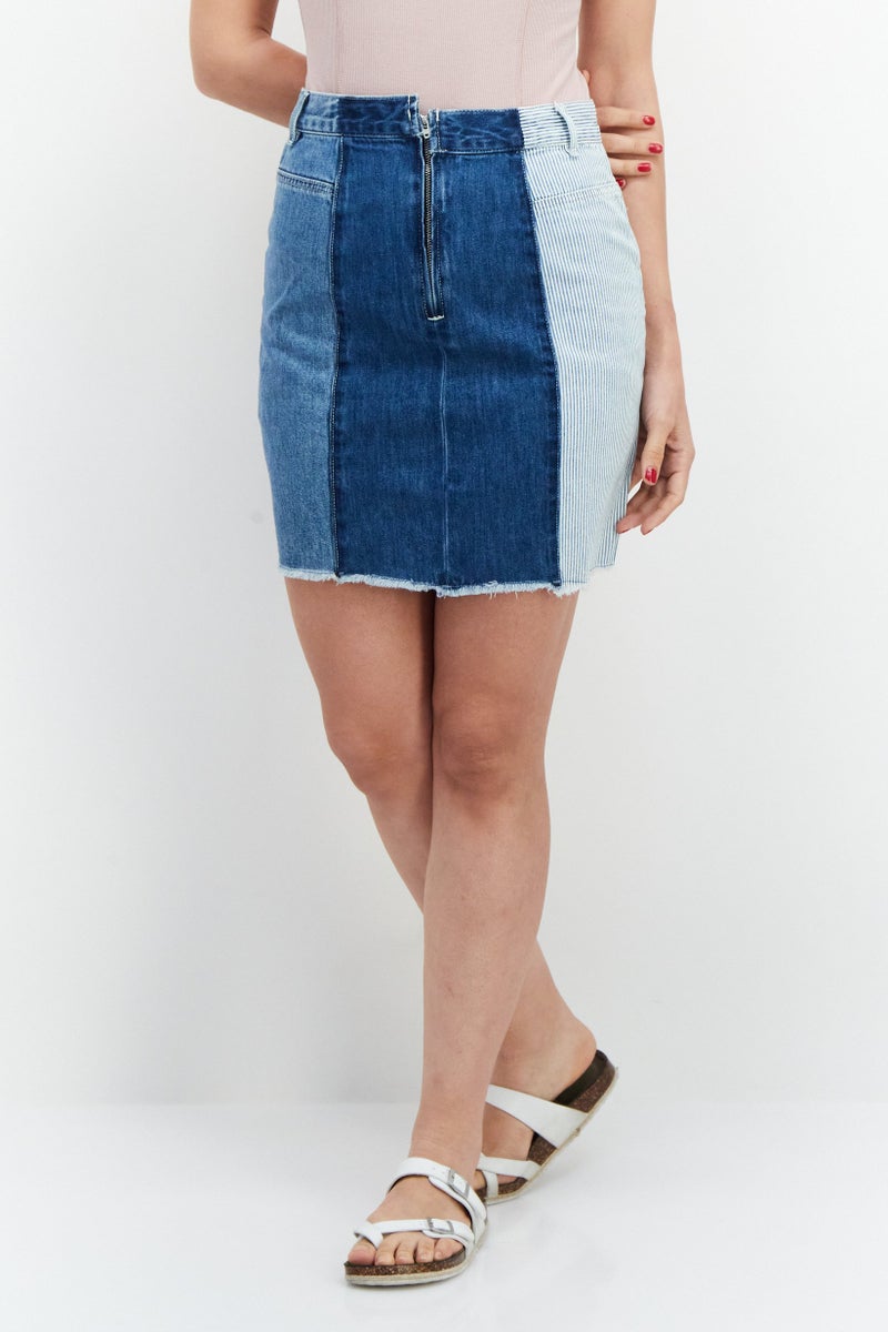 VERO MODA تنورة جينز ميني ملونة للنساء، زرقاء - Image 1