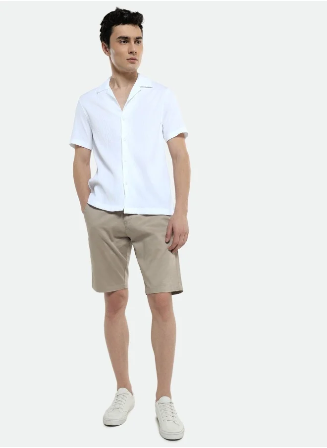 دينيس لينغو Relaxed Fit White Shirt for Men - Seersucker Popcorn Fabric, Textured Pattern, Cuban Collar, Half Sleeves, Casual Look