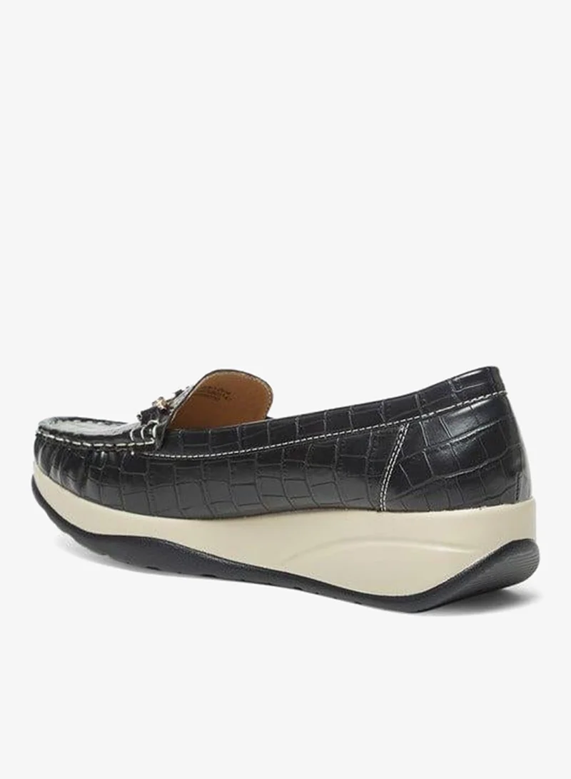 لو كونفورت لوفرز نسائي بنقشة بارزة مع تفاصيل معدنية